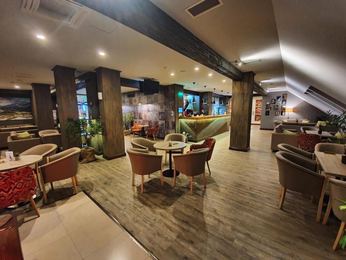 Hotel Escalade Poiana Braşov Exterior foto